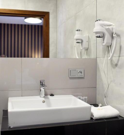 חדר דלוקס, Amadeus