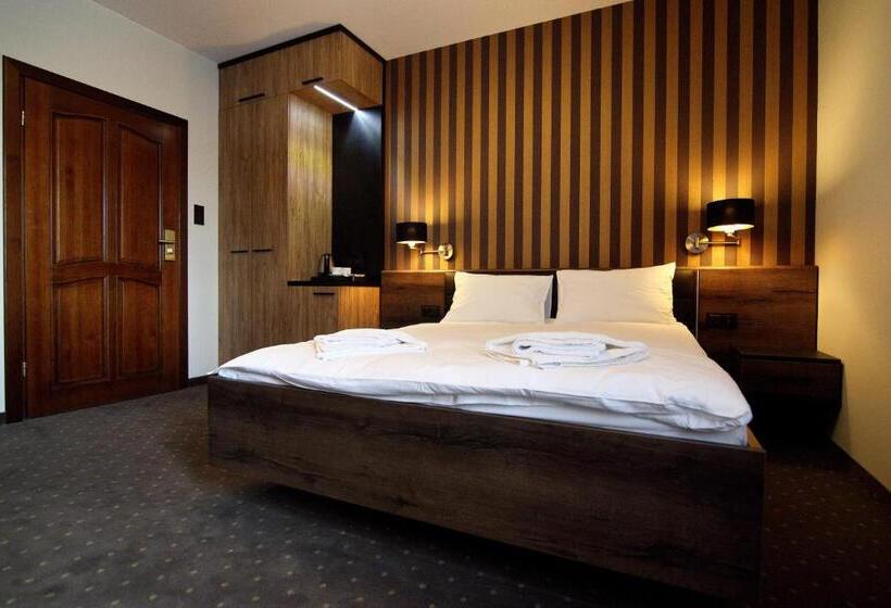 חדר דלוקס, Amadeus