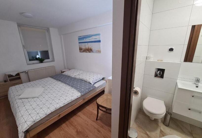 スタンダードルーム, Motel I Restauracja Pod Basztą