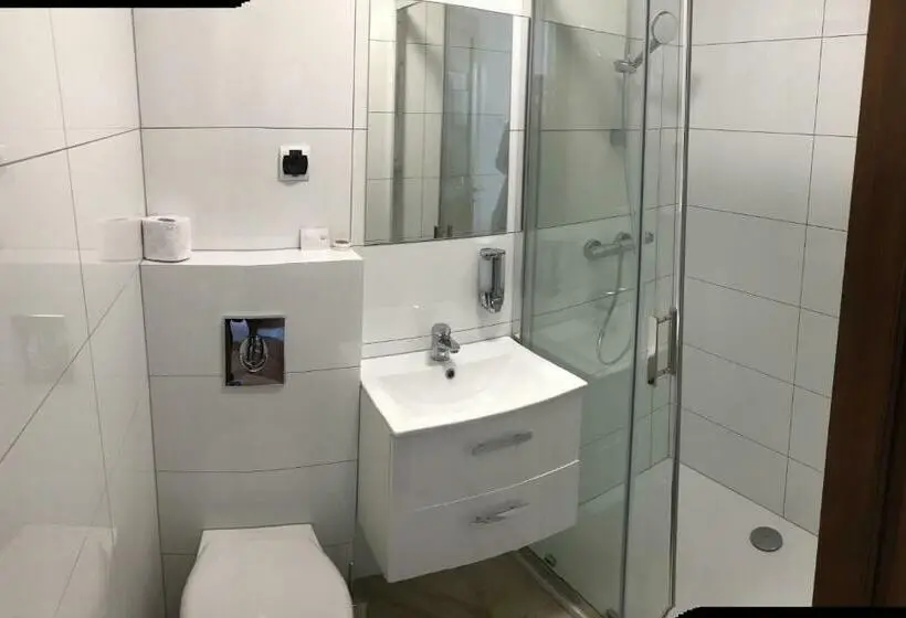 スタンダードルーム, Motel I Restauracja Pod Basztą