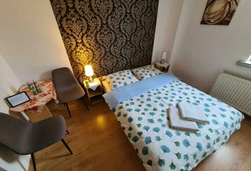 スタンダードルーム, Motel I Restauracja Pod Basztą
