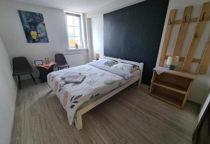スタンダードルーム, Motel I Restauracja Pod Basztą