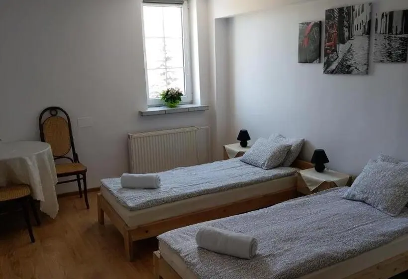 スタンダードルーム, Motel I Restauracja Pod Basztą