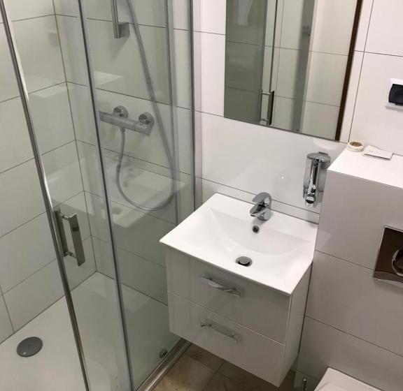 スタンダードルーム, Motel I Restauracja Pod Basztą