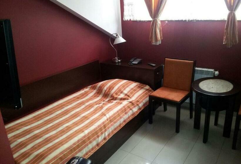 חדר סטנדרט יחיד, Adria