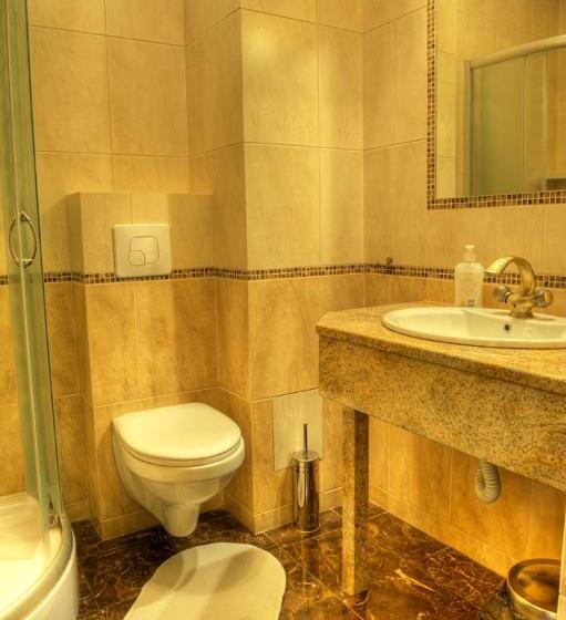 דירת חדר דלוקס, Adria