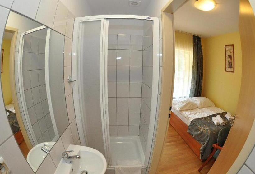 غرفة قياسية, Ośrodek Wypoczynkowy Barta