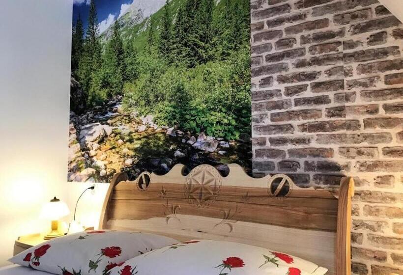 اتاق لوکس, Chatka U Hazy   Regionalne Pokoje Zakopane