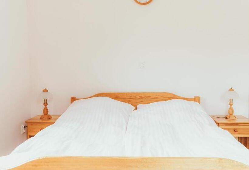 بانگلوی استاندارد, Lake Park łagów