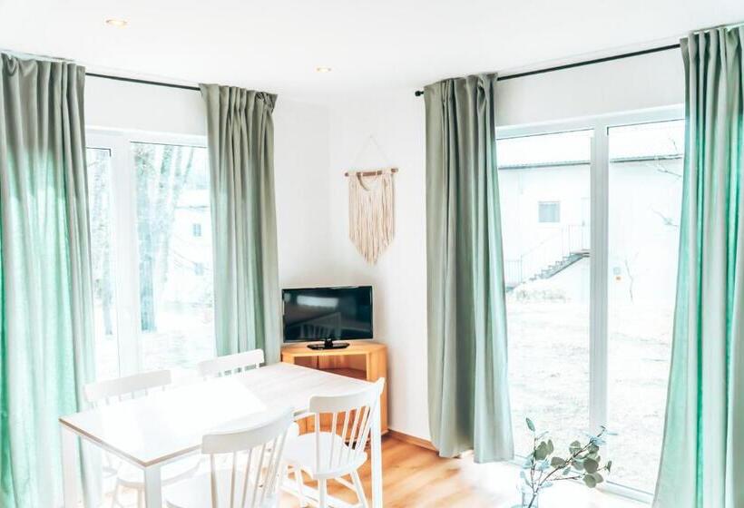 بانگلوی استاندارد, Lake Park łagów