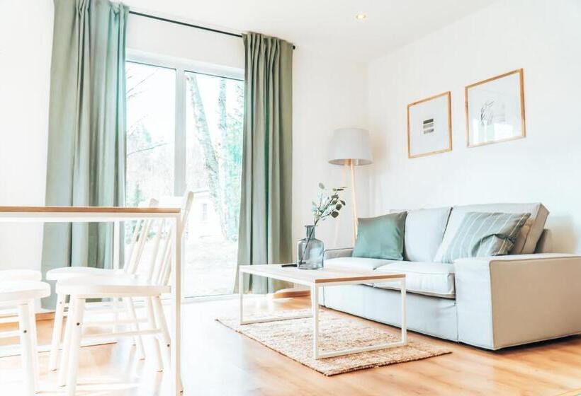 بانگلوی استاندارد, Lake Park łagów