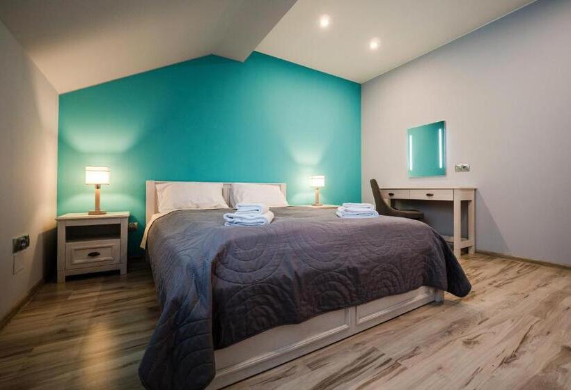 디럭스 룸, Extrans