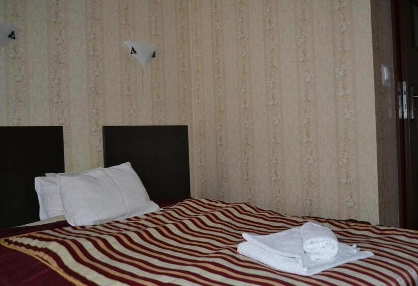 Quarto Estandar, Noclegi Capitto