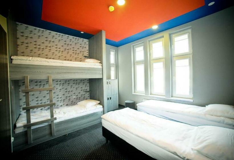 חדר סטנדרט לארבעה, Olympic Old Town