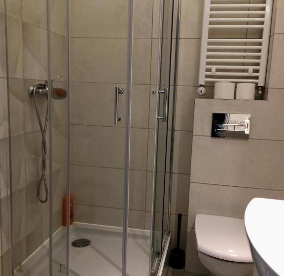 1階の1ベッドルームアパートメント, Orion