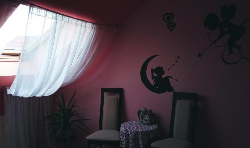 شقة غرفة واحدة, Zajazd Bog Mar