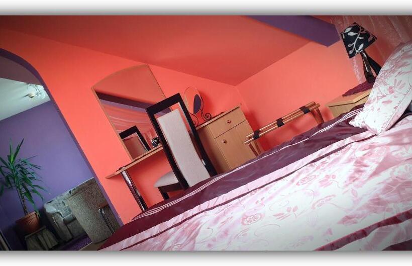 شقة غرفة واحدة, Zajazd Bog Mar