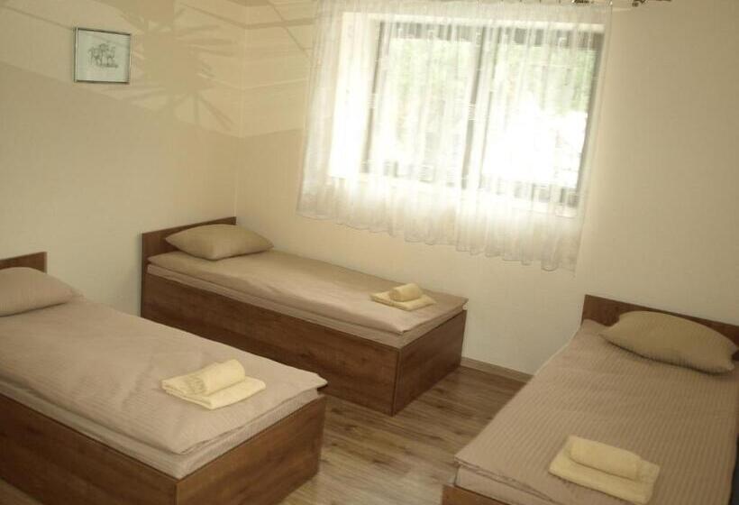 חדר סטנדרט לשלושה, Zajazd Leśny Zakątek Dawniej Zajazd Don Kichot