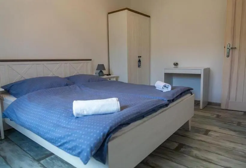 テラス付き１ベッドルームアパートメント, Apartamenty Zazamcze