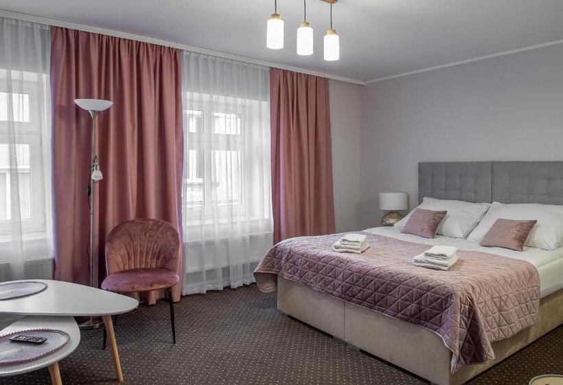 Номер Стандарт, Kamienica Pod Neptunem