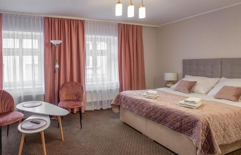 Номер Стандарт, Kamienica Pod Neptunem