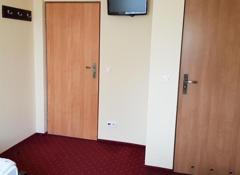 חדר סטנדרט, Kamionki