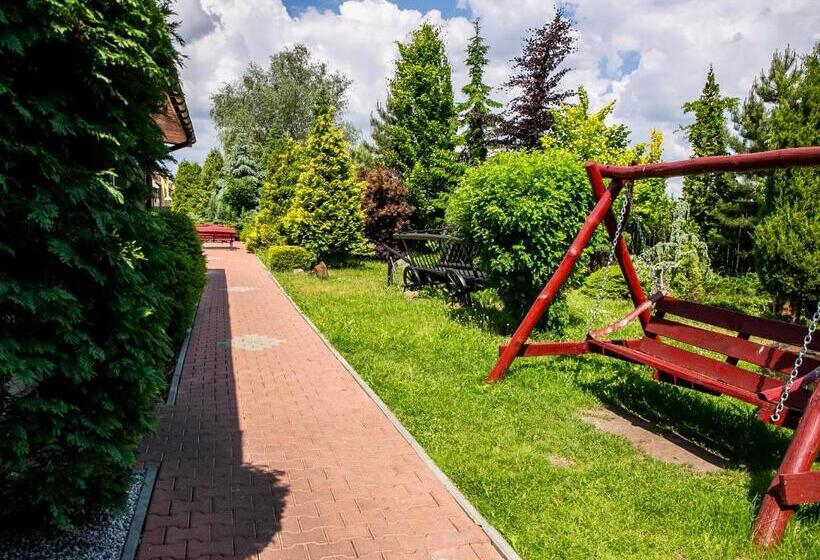 חדר סטנדרט לשלושה, Kamionki