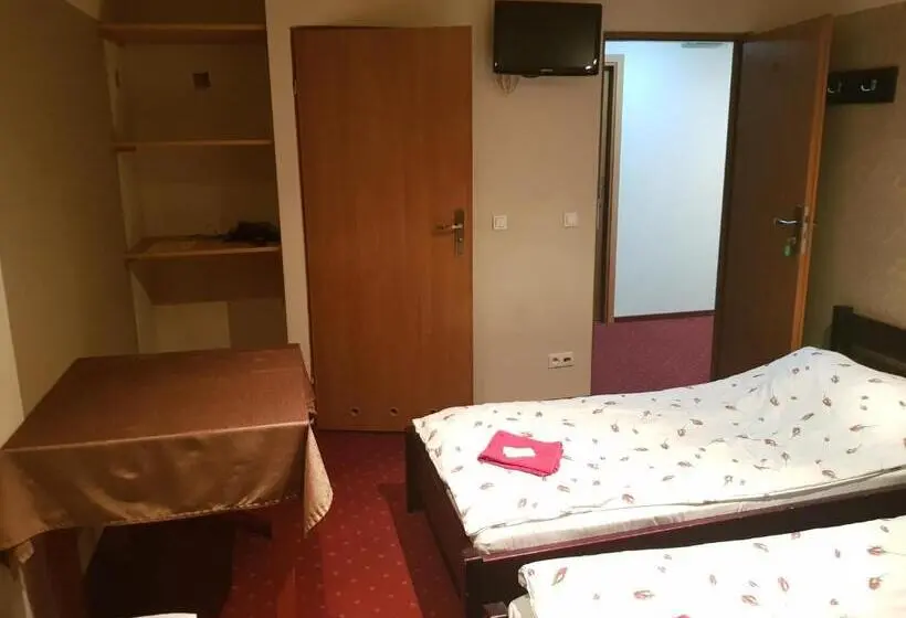 スタンダード４人部屋, Kamionki