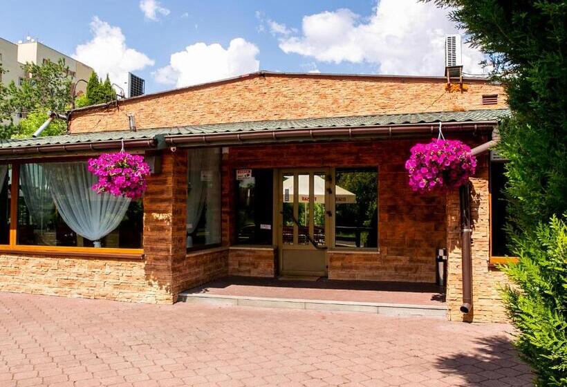 חדר יחיד בסיסי, Kamionki