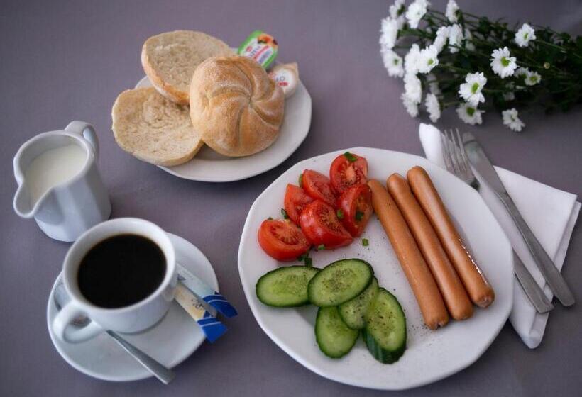 חדר יחיד בסיסי, Kamionki