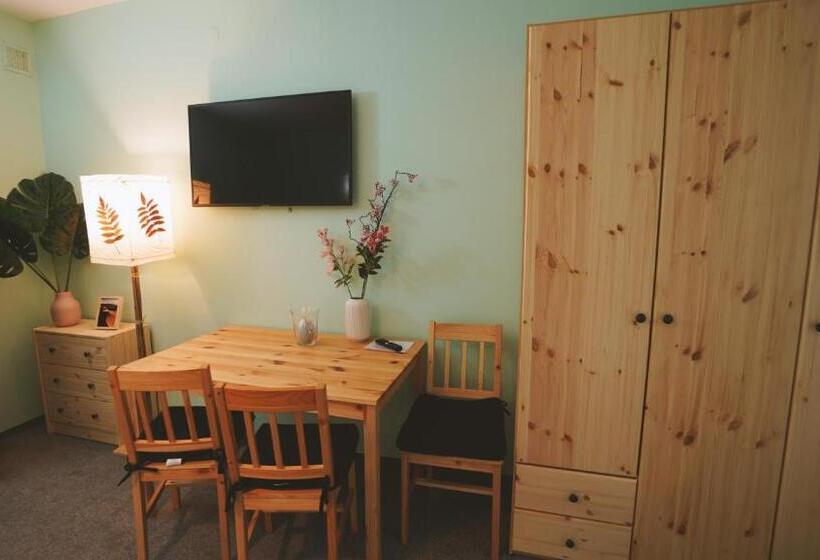 غرفة قياسية ثلاثية, Mcew Studnia