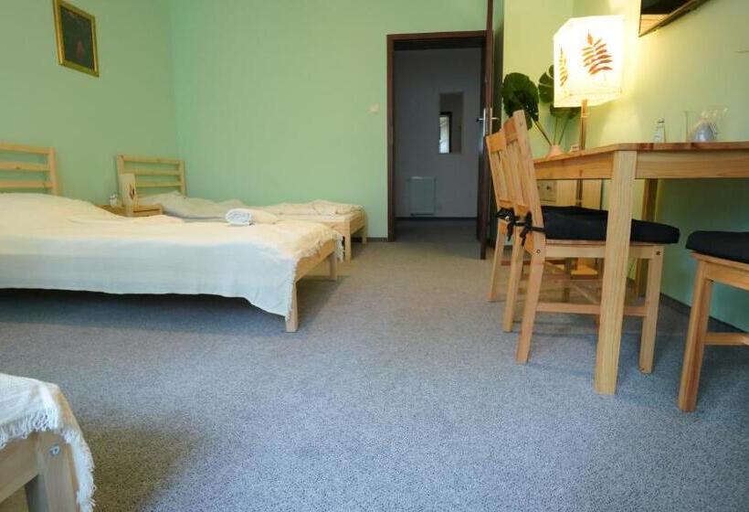 غرفة قياسية ثلاثية, Mcew Studnia