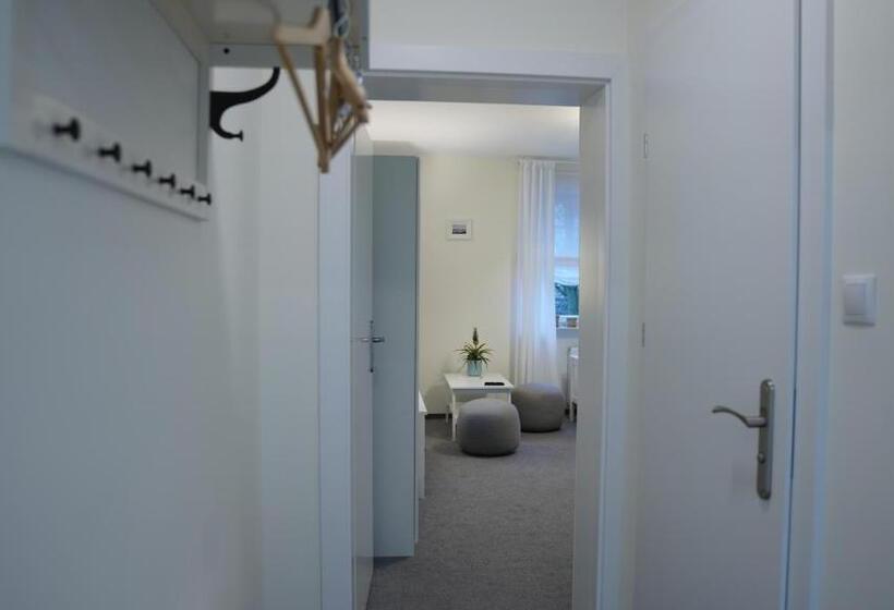 غرفة قياسية ثلاثية, Mcew Studnia