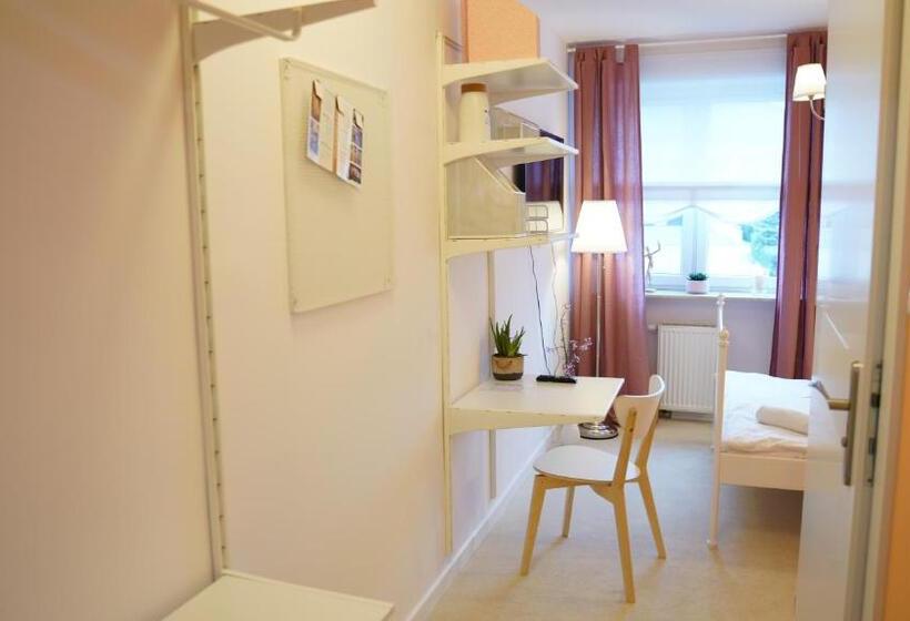 غرفة قياسية فردية, Mcew Studnia