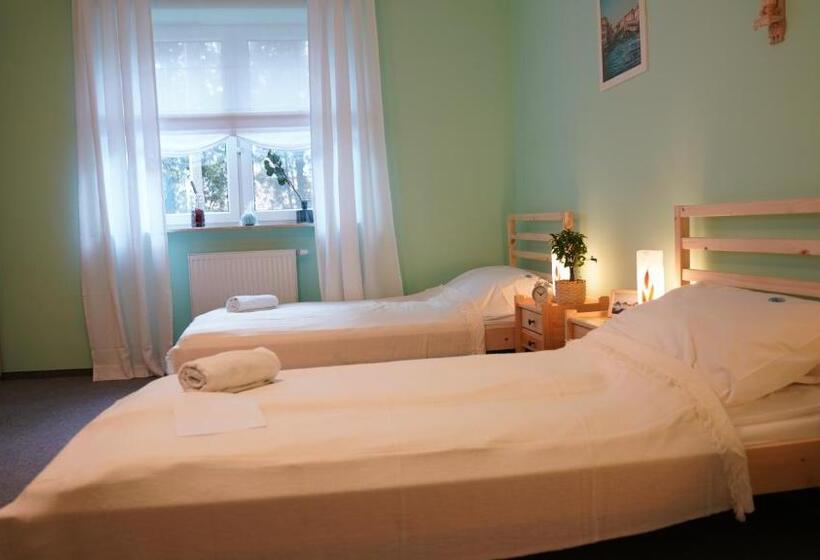 غرفة قياسية ثلاثية, Mcew Studnia