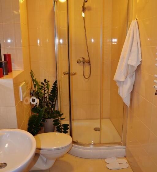 غرفة قياسية ثلاثية, Mcew Studnia