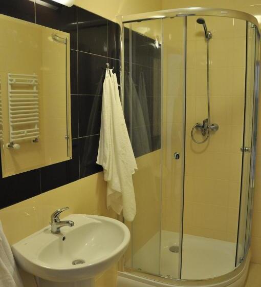 غرفة قياسية فردية, Mcew Studnia