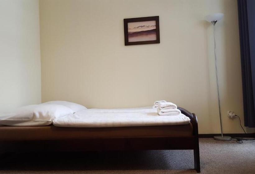 اتاق استاندارد سه تخته با بالکن, Niezapominajka