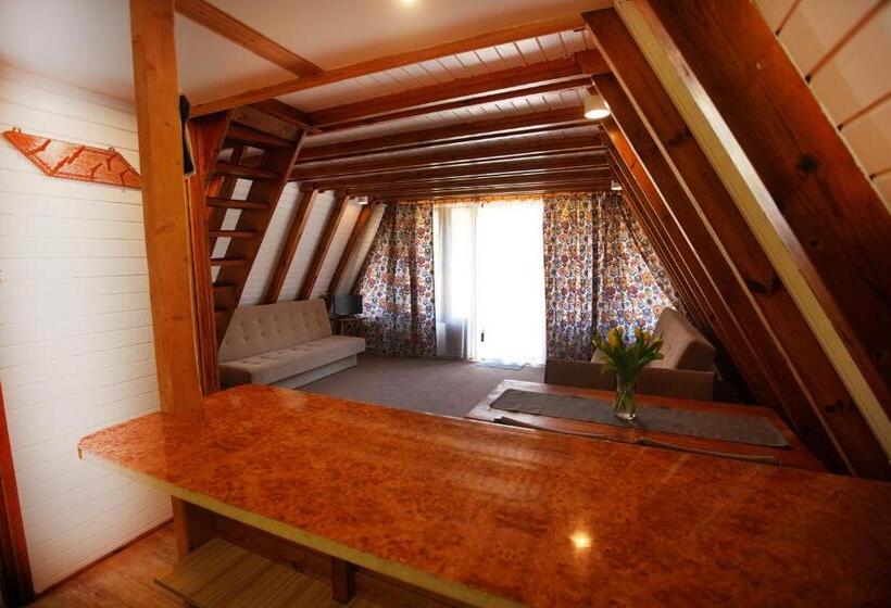 בקתת חדר, Połoniny Resort