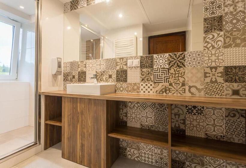 4인용 스탠다드 룸, Połoniny Resort