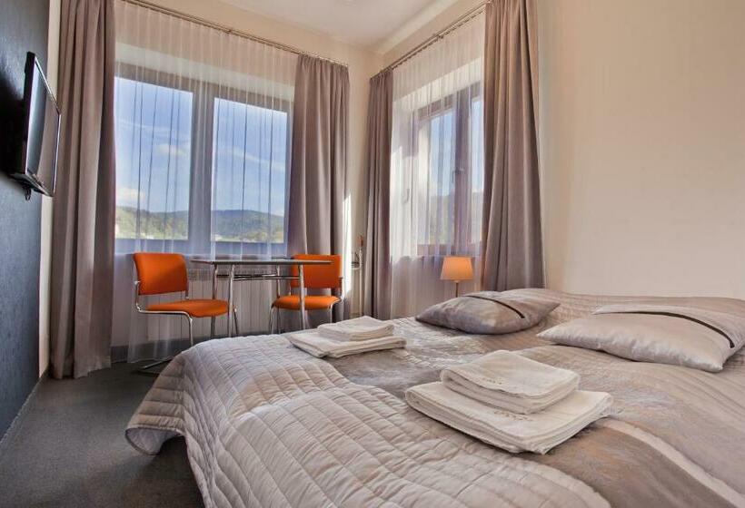 اتاق استاندارد, Urocza Art Pensjonat