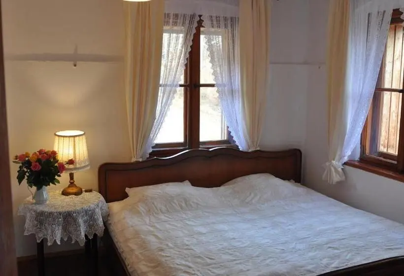 اتاق استاندارد چهار تخته, Villa Nostalgia