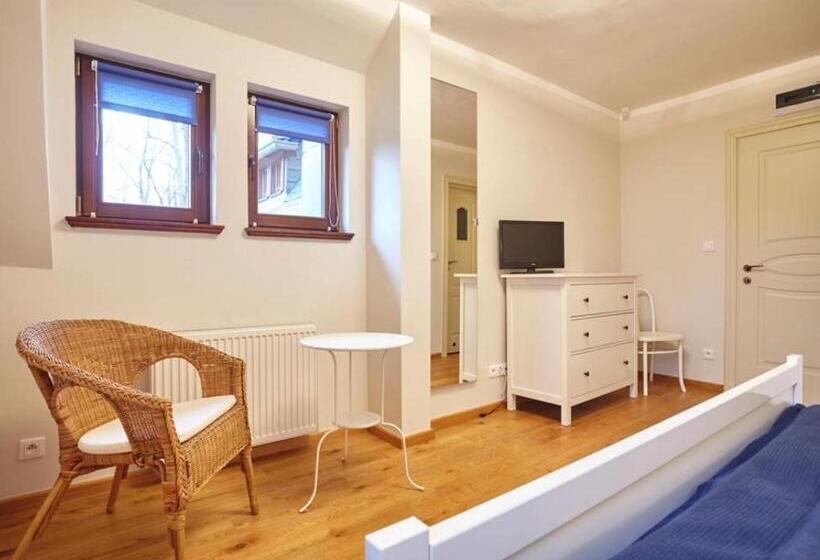 اتاق استاندارد با بالکن, Weranda Z Widokiem Na Karkonosze