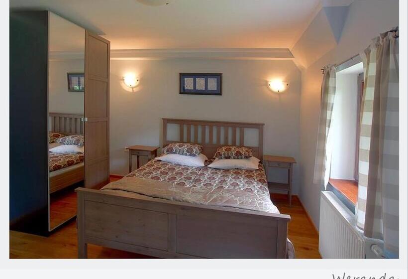 اتاق راحتی سه تخته, Weranda Z Widokiem Na Karkonosze