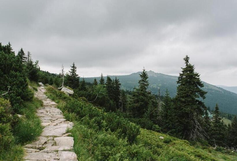 اتاق راحتی سه تخته, Weranda Z Widokiem Na Karkonosze