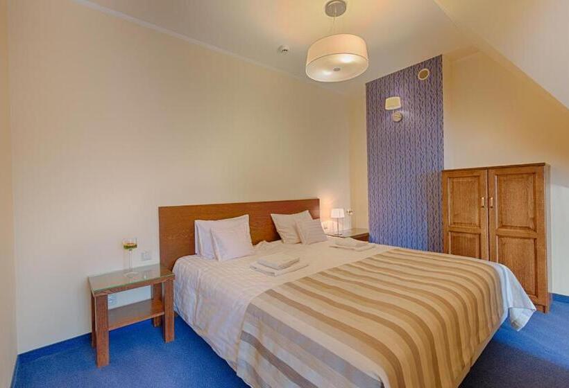 Номер Стандарт, Willa Kmicic