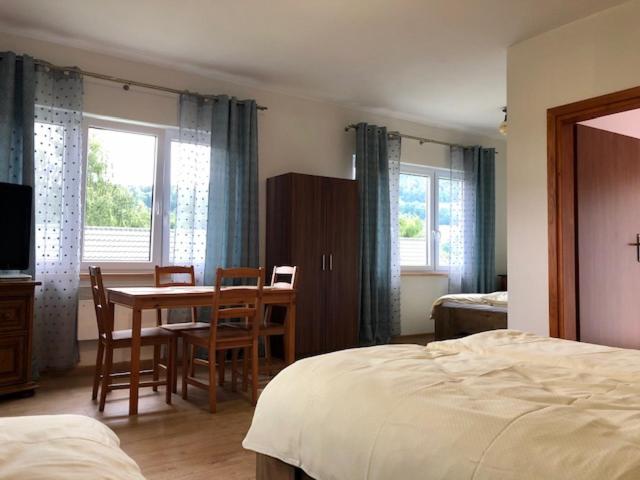 חדר משפחתי, Willa Na Wzgórzu Wandy