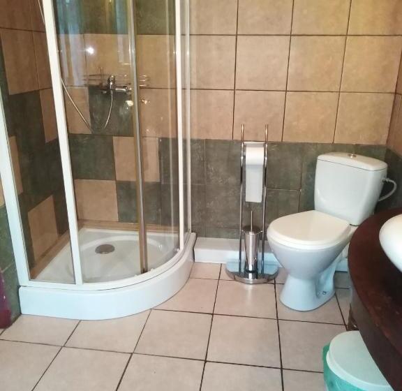 اتاق استاندارد چهار تخته, Zajazd Pod Różą