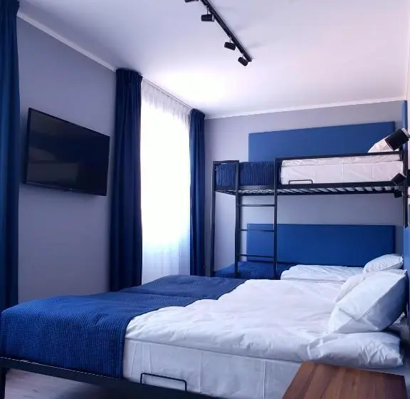 اتاق استاندارد چهارنفره با سرویس بهداشتی مشترک, Hostel Annamarie