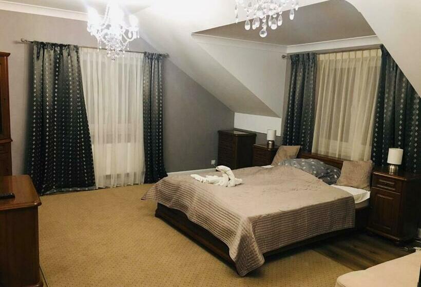 プレミアム４ベッドルーム, Hostel Lagoya Z Restauracją